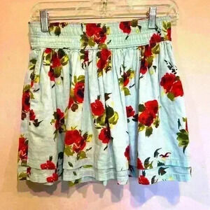 🔥Hollister Floral Skirt🔥